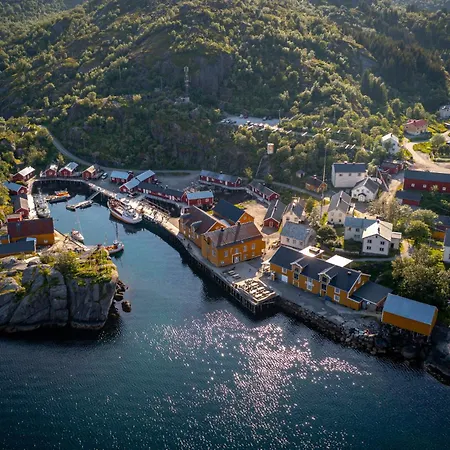 Village & Ξενοδοχείο 5*