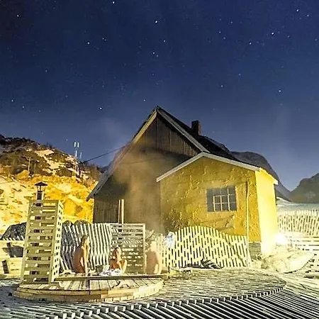 Szálloda Village & Nussfjord