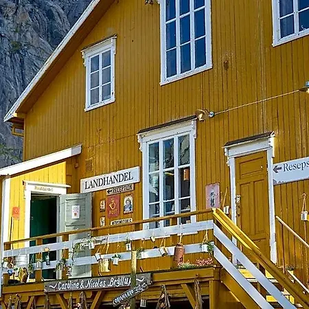 Village & Nussfjord