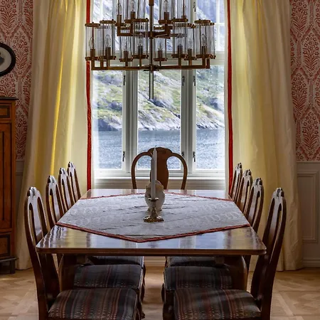 Hotel Village & Nussfjord